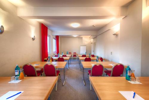 enjoy hotel Berlin City Messe - image 11