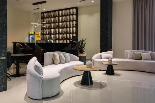 Лоби, Best Western Plus The Met Tirana Hotel in Тирана