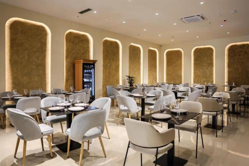 Ресторант, Best Western Plus The Met Tirana Hotel in Тирана