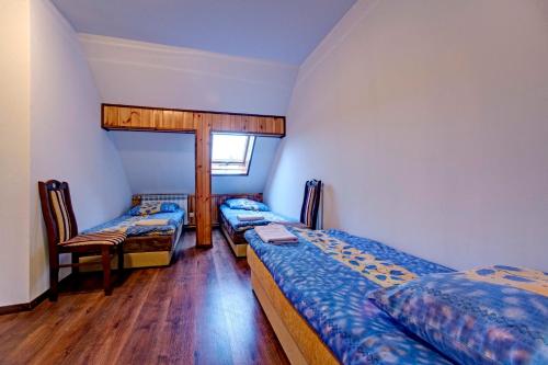 8-Bed Mixed Dormitory Room