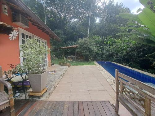 Swimming pool, Chale3 Kaza Morfeu conforto casal Vargem Grande RJ in Vargem Grande