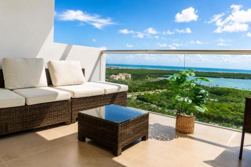 Private Terrace with Spectacular Ocean Lagoon Views, Cancún