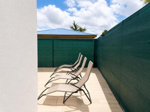 ระเบียง/ชานเรือน, Maison piscine - wifi & clim à Sainte-Rose (Maison piscine - wifi & clim a Sainte-Rose) in ซานต์ โรเซ