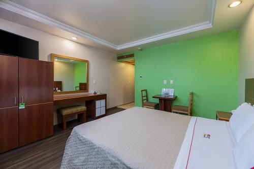 1 queen bed