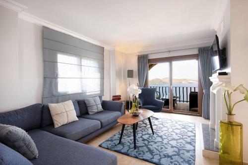 Stunning Sea Front Villa near Yalikavak Marina in Geriş