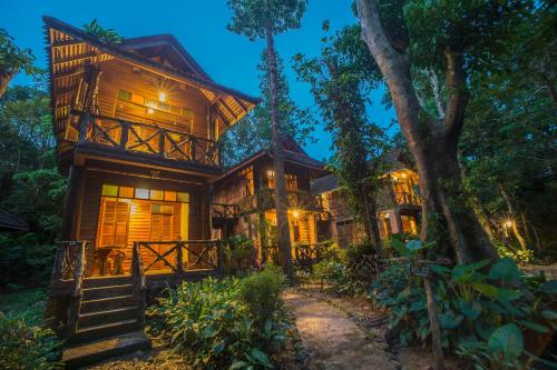 Exterior view, Art's Riverview Lodge in Khao Sok (Suratthani)