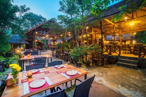 Restaurant, Art's Riverview Lodge in Khao Sok (Suratthani)