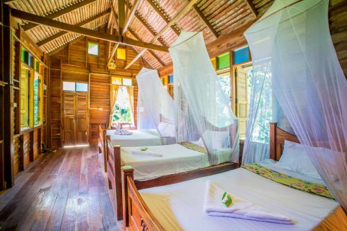 Art's Riverview Lodge in Khao Sok (Suratthani)