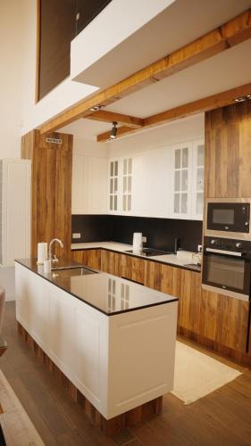 Casa La Sierra - Luxury & Private in กินยีลาเน