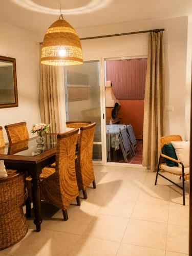 Casa familiar con patio privado y piscina comunitaria cerca de la playa, Malaga (zdjęcie 6)