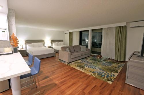 Ramada Plaza by Wyndham Waikiki near Cafe Laniakea