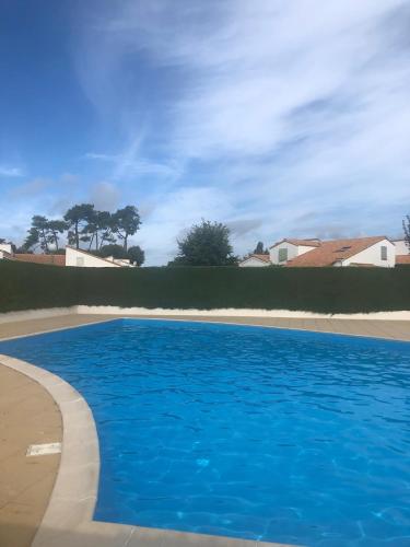 Maison 6 personnes dans domaine avec piscine - plage 800m - Location saisonnière - Jard-sur-Mer