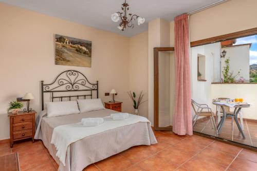 Hotel Balcón de los Montes