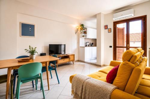 Bright Milan Apartment - City Center & Terrace