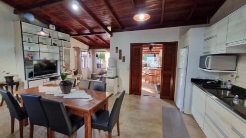 Casa Térrea com piscina, área gourmet com churrasqueira e quartos com ar condicionado (Casa Terrea com piscina, area gourmet com churrasqueira e quartos com ar condicionado) in 蓬塔卡納斯