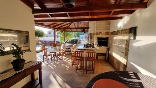 Casa Térrea com piscina, área gourmet com churrasqueira e quartos com ar condicionado (Casa Terrea com piscina, area gourmet com churrasqueira e quartos com ar condicionado) in 蓬塔卡納斯