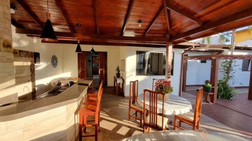 Casa Térrea com piscina, área gourmet com churrasqueira e quartos com ar condicionado (Casa Terrea com piscina, area gourmet com churrasqueira e quartos com ar condicionado) in 蓬塔卡納斯