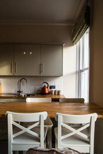 Harrogate Elite Self Contained Apartments - image 10