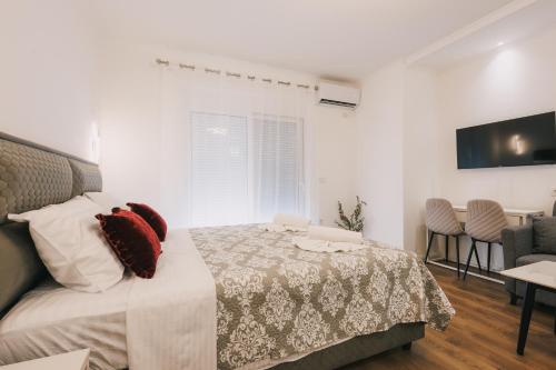 Dëshira Apartments - image 2