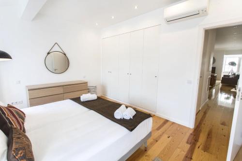 LovelyStay - Cais Apartment River View - image 12