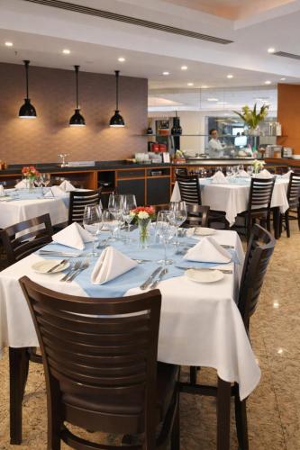 Alphaville Sol Hotel e Residence in バルエリ