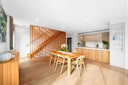 Elegant 3 Floor Balwyn Retreat with Lift & Parking in Balwyn