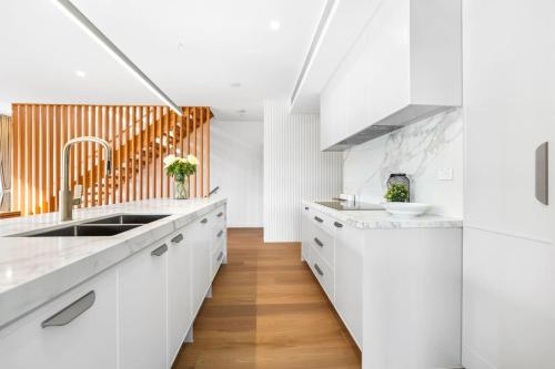 Elegant 3 Floor Balwyn Retreat with Lift & Parking in Balwyn