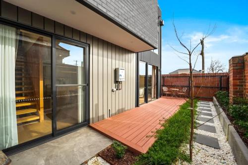 Elegant 3 Floor Balwyn Retreat with Lift & Parking in Balwyn