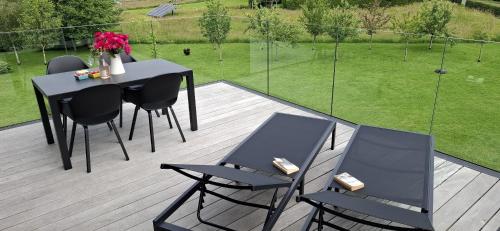 La Terrasse d'Arthur et Manon gîte à louer Mont de Mousny