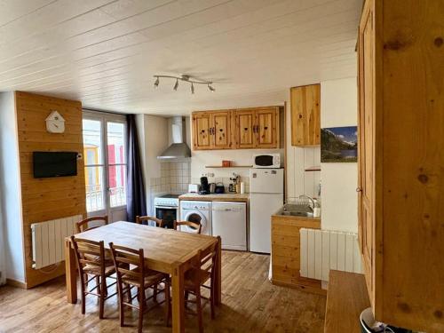 Appartement lumineux, au calme - 8 pers. - FR-1-812-165