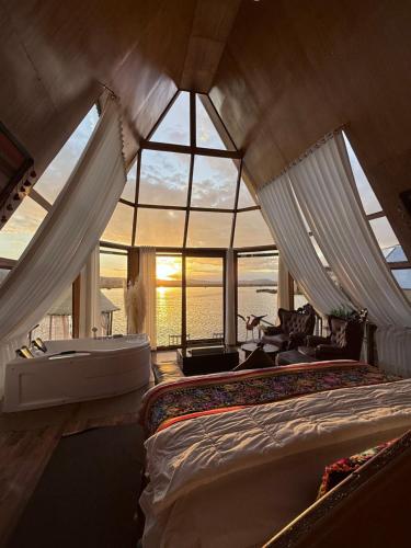 TiticacaMarkaLodge in Uros Islands