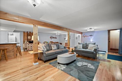 köök, Pikes Peak Views + 6acre + Hot Tub + min to USAFA in Woodmoor (CO)