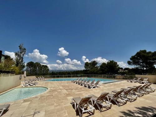 Maison de Vacances en Provence avec Piscine à Pont Royal - FR-1-658-22