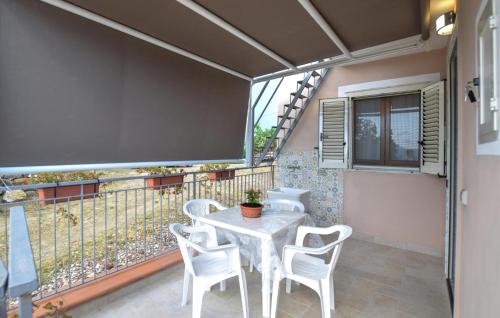 Зовнішній вигляд готелю, 1 Bedroom Gorgeous Home In Ascea in Ацеа