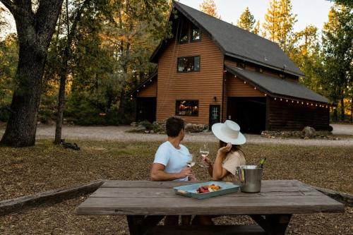 Romantic Forest Lovers Nest by Casa Oso in Bootjack (CA)