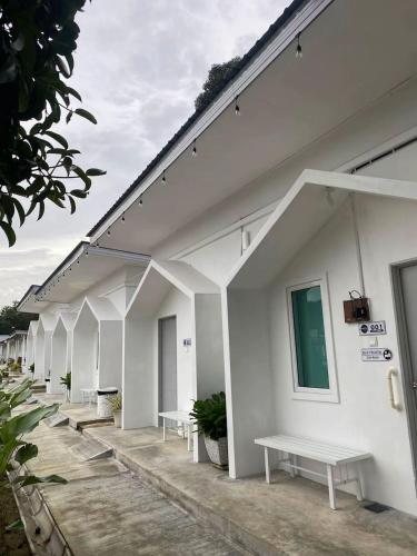 Exterior view of 1108 Pedas Village Resort