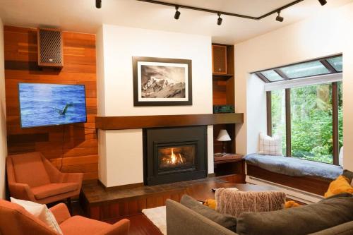 Summit Suite, Glacier