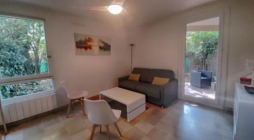 Studio avec terrasse et jardin