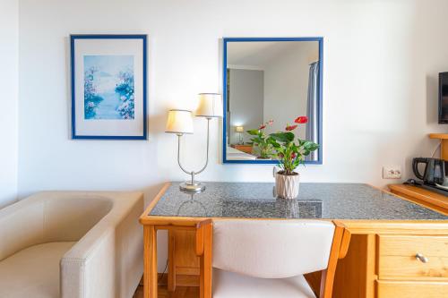 Chambre triple, vue sur la mer, 3 lits