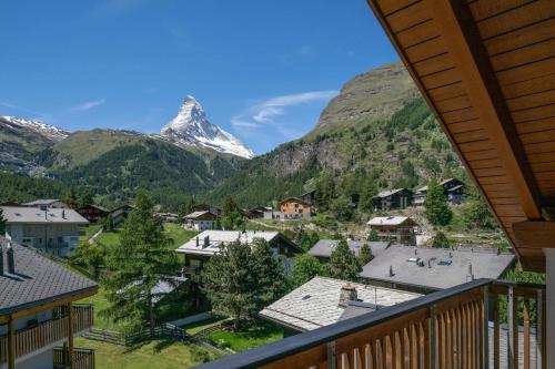 Cervin Family Home Matterhorn view by Inspiringplaces Zermatt