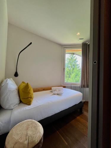 3 twin beds