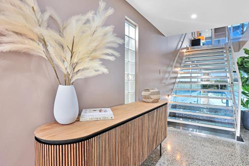 Ieeja, Lakeside Serenity in Hindmarsh Island sala