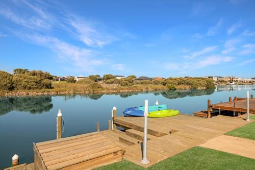 Skats, Lakeside Serenity in Hindmarsh Island sala