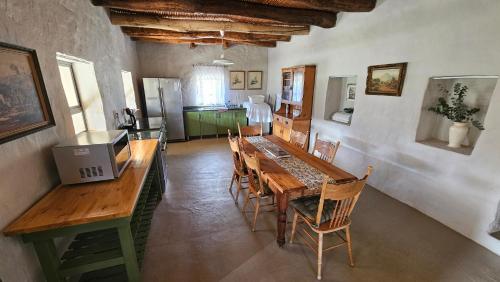 Létesítmények, Tranquil Olive Grove Stay with Karoo Mountain Views in Laingsburg