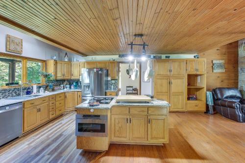 Peaceful Cabin Between Nashville & Bowling Green! in Portland (TN)