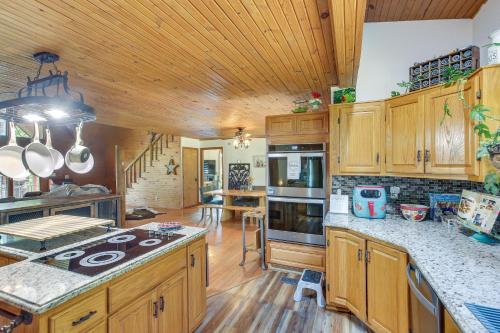 Peaceful Cabin Between Nashville & Bowling Green! in Portland (TN)