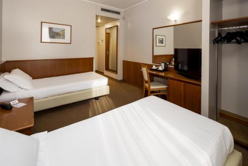 BEST WESTERN PARK HOTEL Room Type - Twin Room - Disability Access