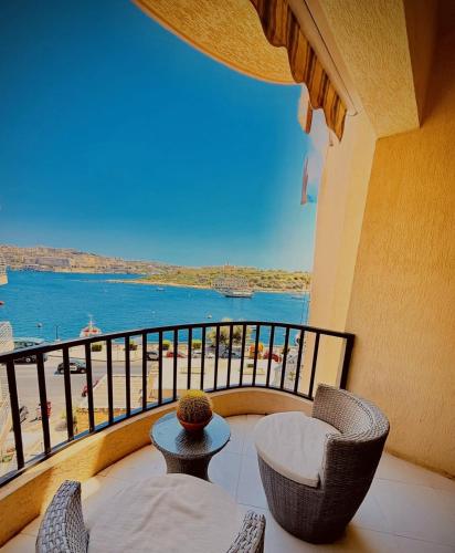 Prime Located Home By *The Sea* - La Valette
