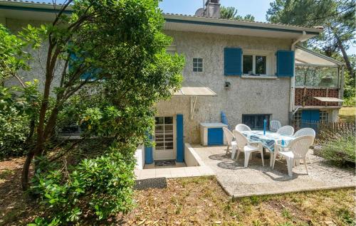 Stunning Apartment In Saint Georges De Didon - Location saisonnière - Saint-Georges-de-Didonne
