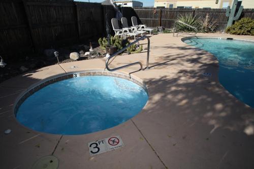 Pezsgőfürdő, Tombstone Bordello Bed & Breakfast in Tombstone (Arizona)